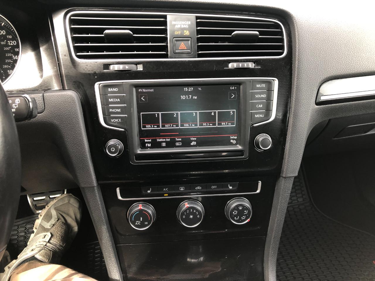 Volkswagen Golf GTI S 6A 4-Door 2017