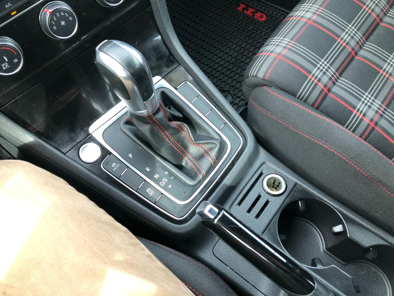 Volkswagen Golf GTI S 6A 4-Door 2017