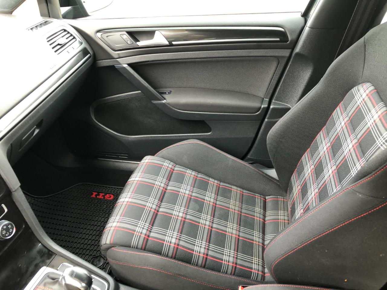 Volkswagen Golf GTI S 6A 4-Door 2017