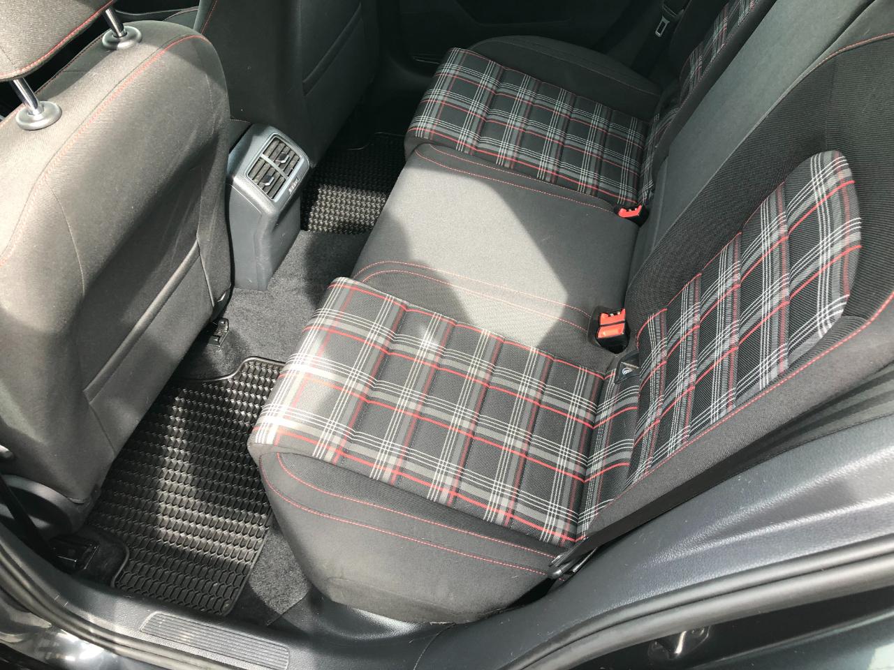 Volkswagen Golf GTI S 6A 4-Door 2017