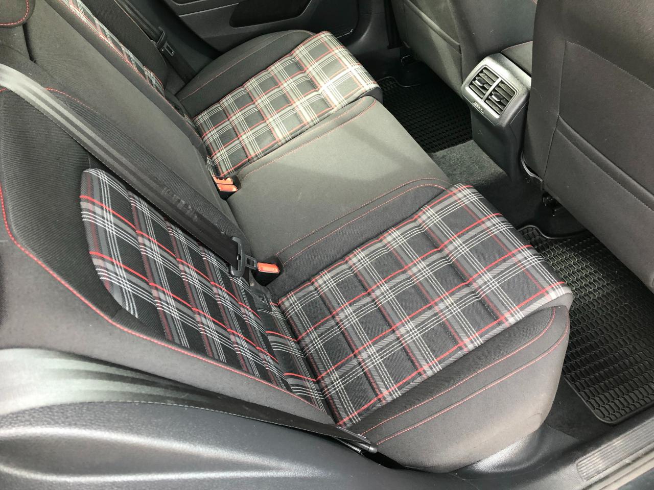 Volkswagen Golf GTI S 6A 4-Door 2017