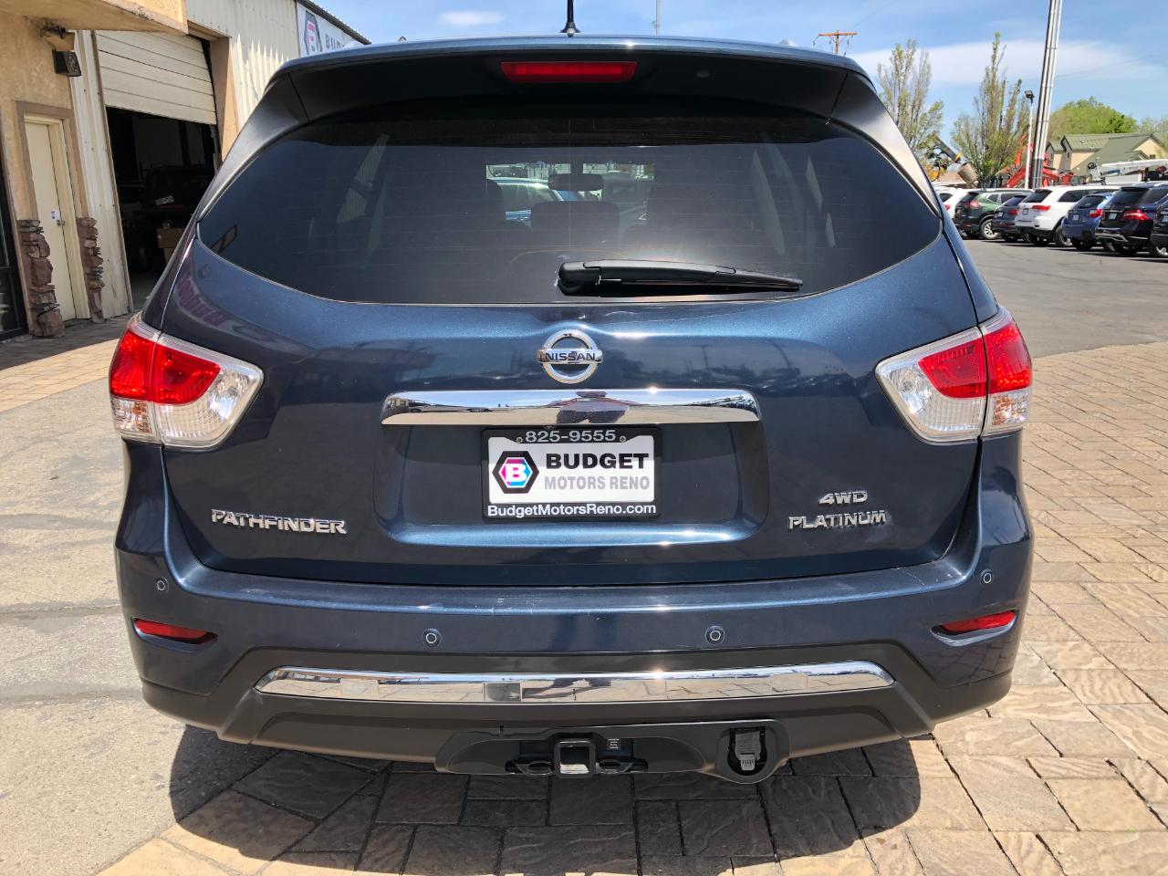 Nissan Pathfinder Platinum 4WD 2013