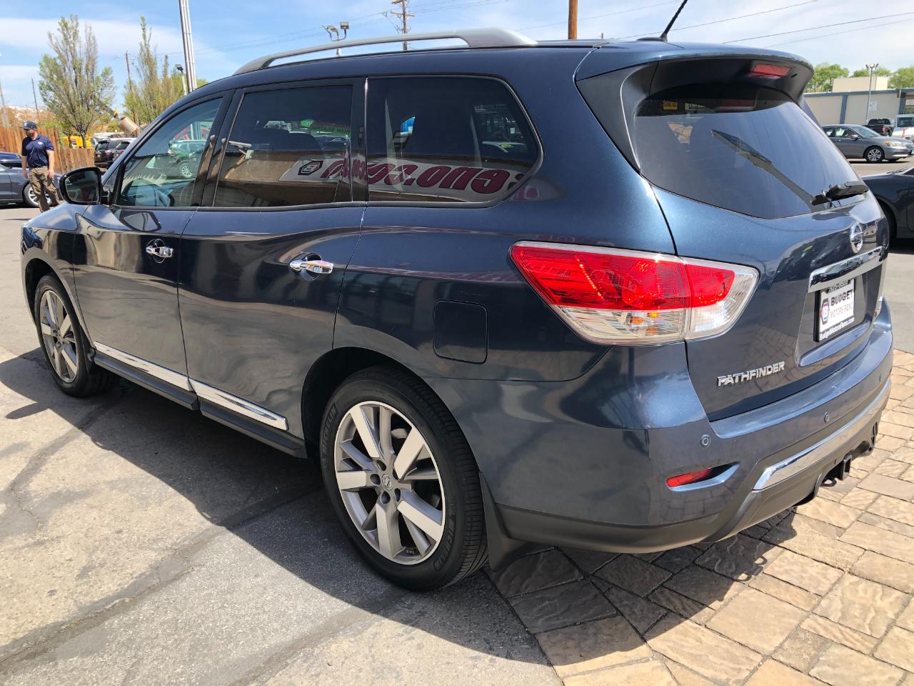 Nissan Pathfinder Platinum 4WD 2013