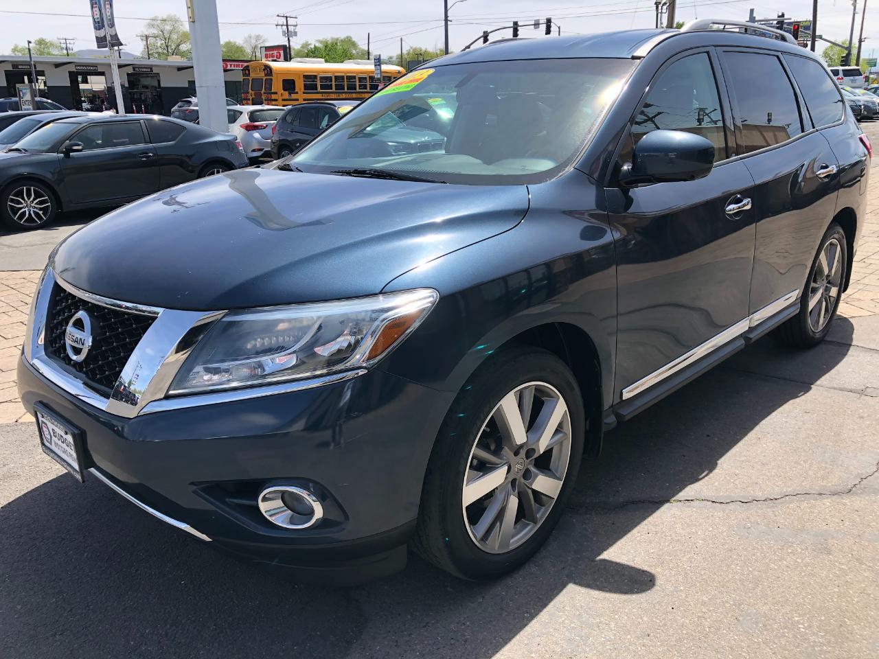 Nissan Pathfinder Platinum 4WD 2013