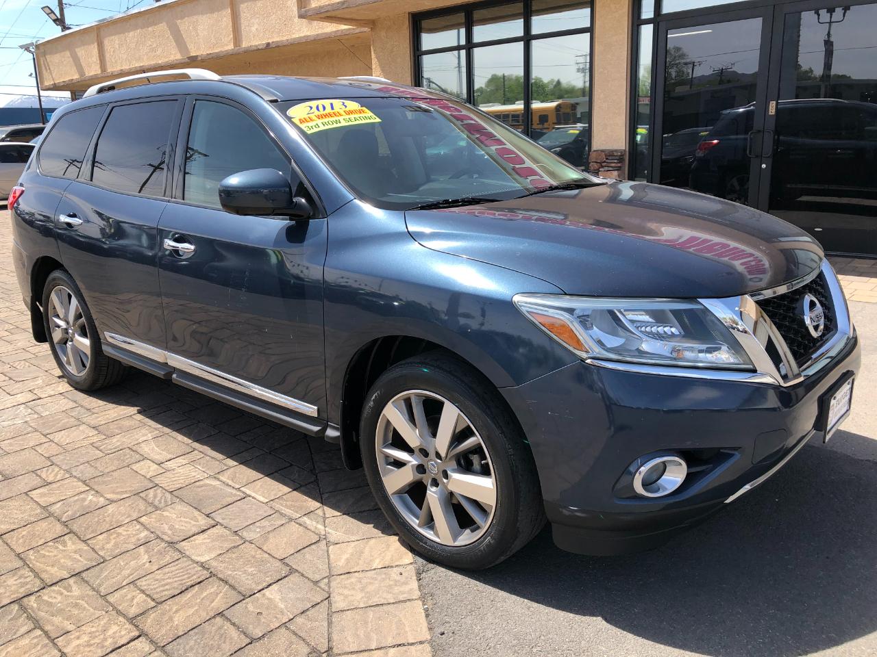 Nissan Pathfinder Platinum 4WD 2013
