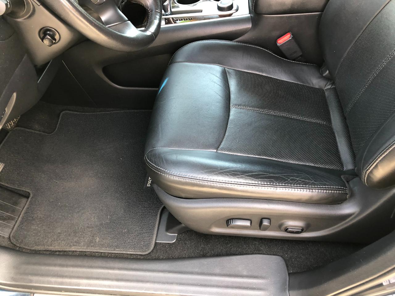 Nissan Pathfinder Platinum 4WD 2013