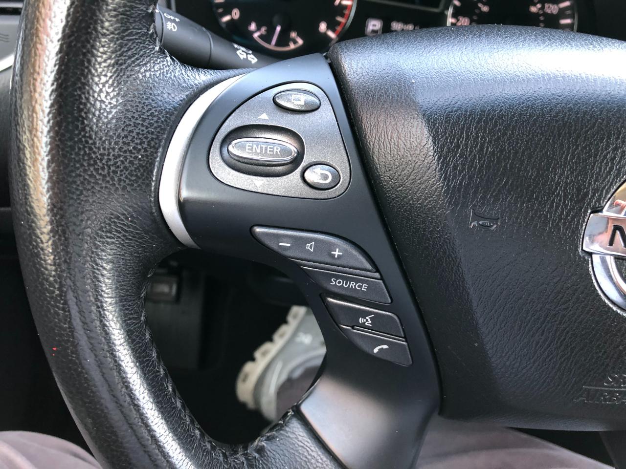 Nissan Pathfinder Platinum 4WD 2013