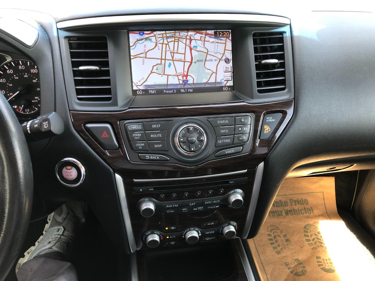 Nissan Pathfinder Platinum 4WD 2013