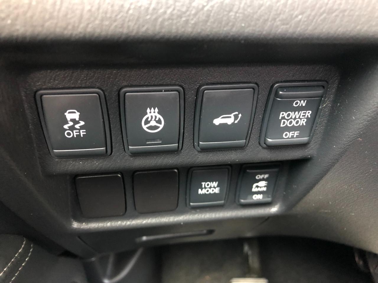 Nissan Pathfinder Platinum 4WD 2013