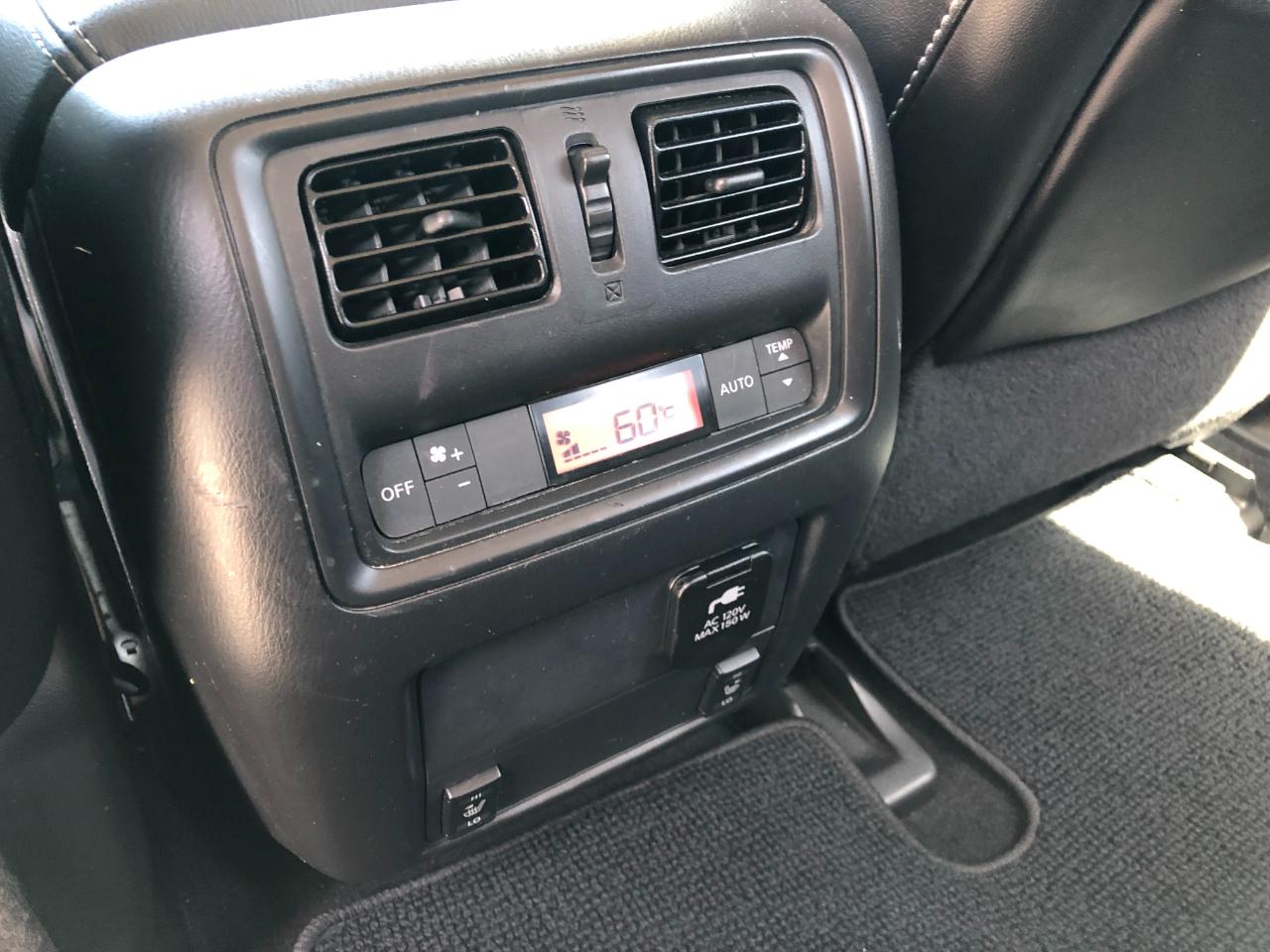 Nissan Pathfinder Platinum 4WD 2013