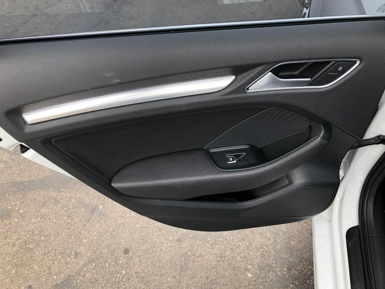 Audi A3 2.0T Premium Sedan quattro S tronic 2015