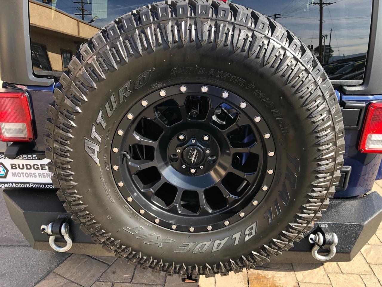 Jeep Wrangler Unlimited Sahara 4WD 2013