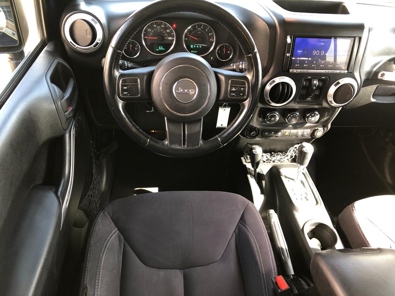 Jeep Wrangler Unlimited Sahara 4WD 2013