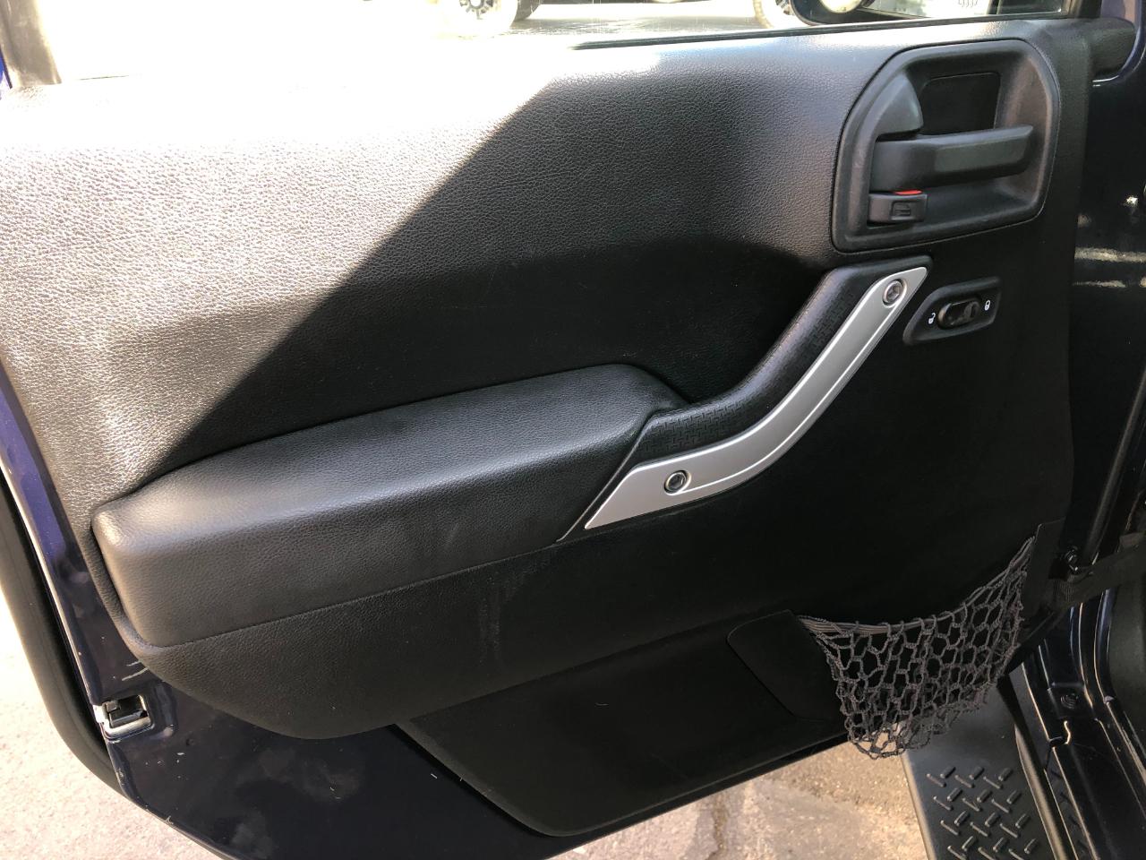 Jeep Wrangler Unlimited Sahara 4WD 2013