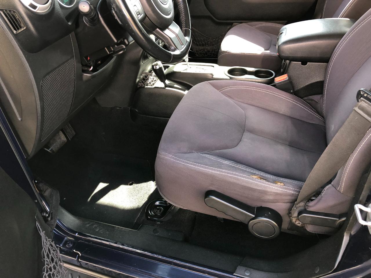 Jeep Wrangler Unlimited Sahara 4WD 2013