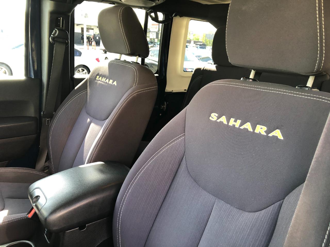 Jeep Wrangler Unlimited Sahara 4WD 2013