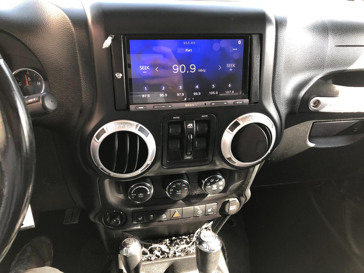 Jeep Wrangler Unlimited Sahara 4WD 2013