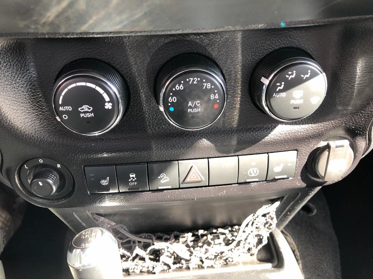 Jeep Wrangler Unlimited Sahara 4WD 2013