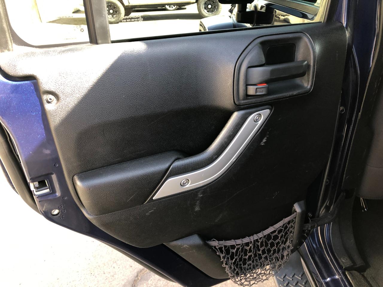 Jeep Wrangler Unlimited Sahara 4WD 2013