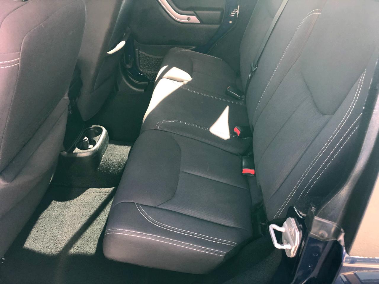 Jeep Wrangler Unlimited Sahara 4WD 2013