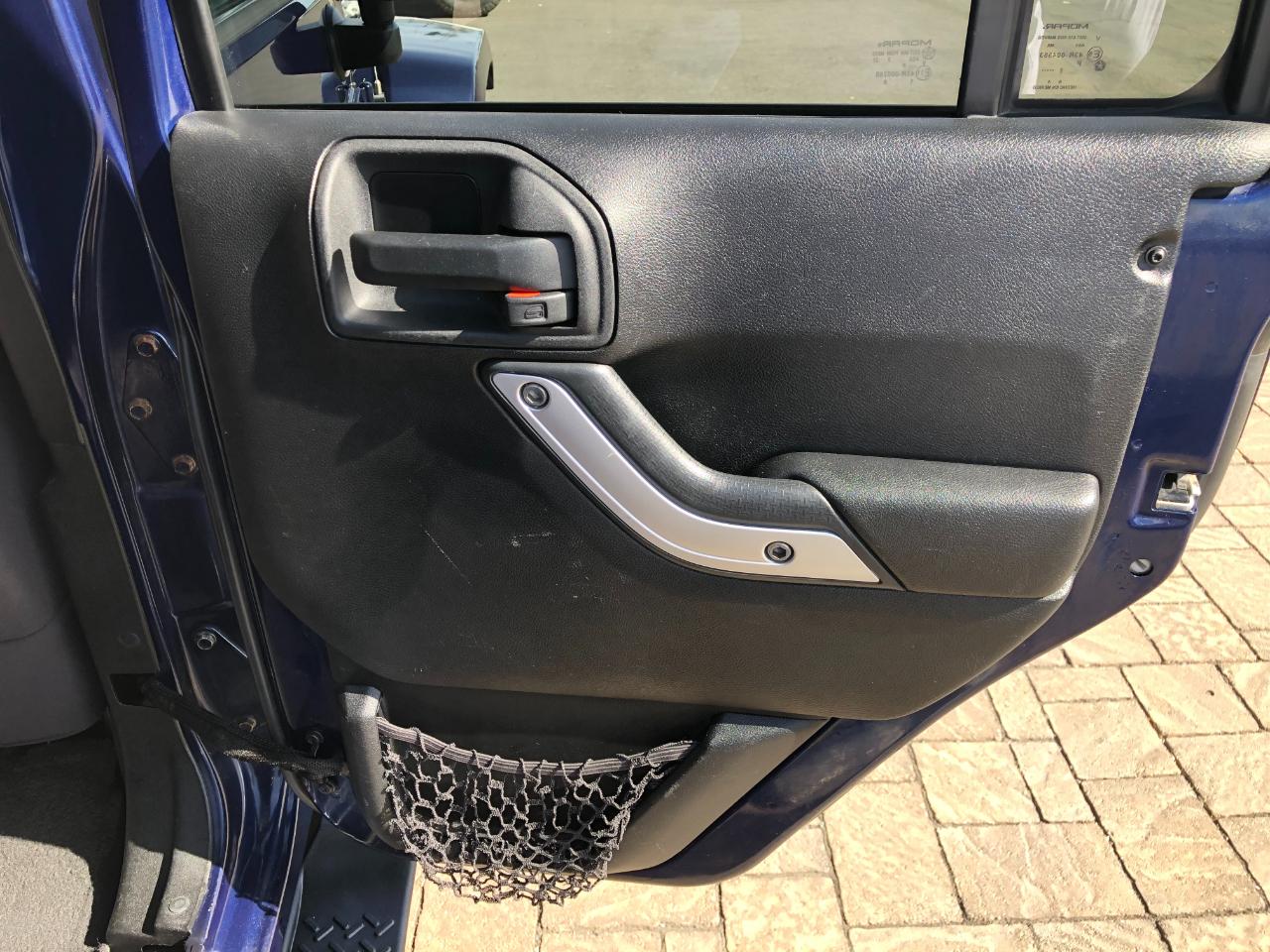 Jeep Wrangler Unlimited Sahara 4WD 2013