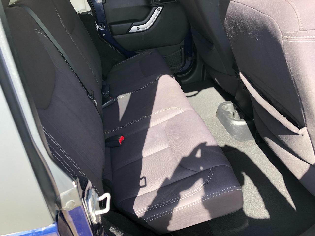 Jeep Wrangler Unlimited Sahara 4WD 2013