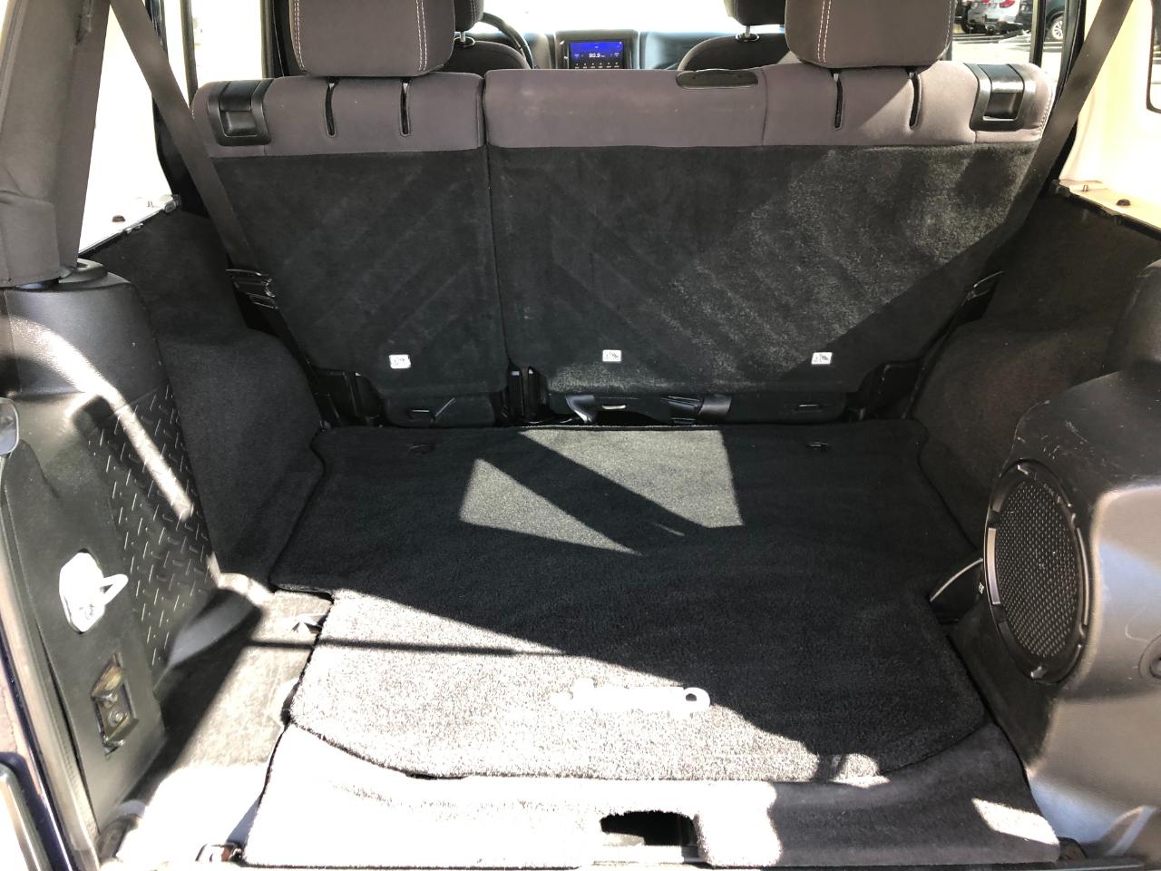 Jeep Wrangler Unlimited Sahara 4WD 2013