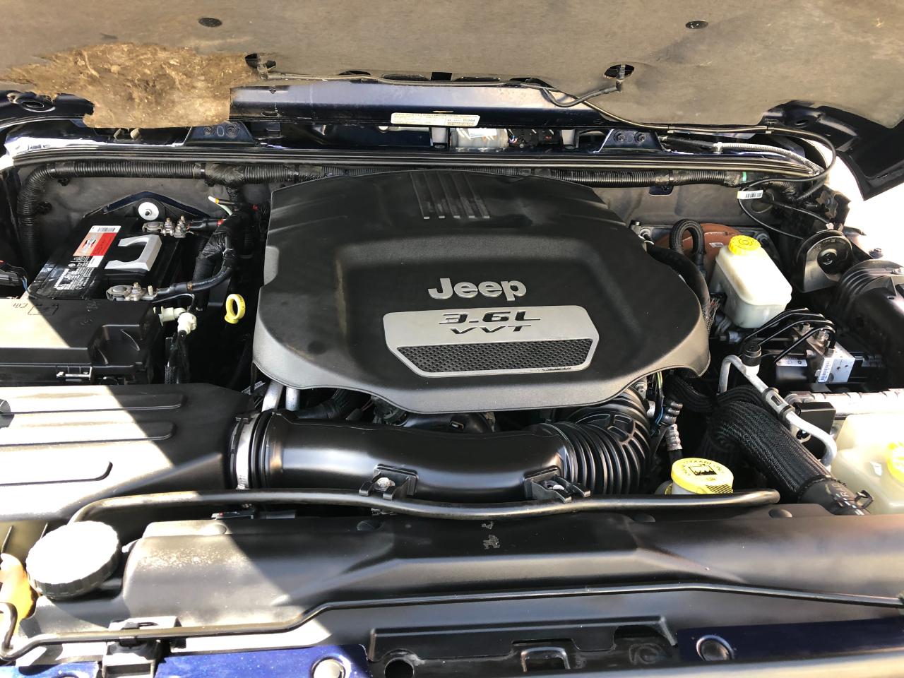 Jeep Wrangler Unlimited Sahara 4WD 2013