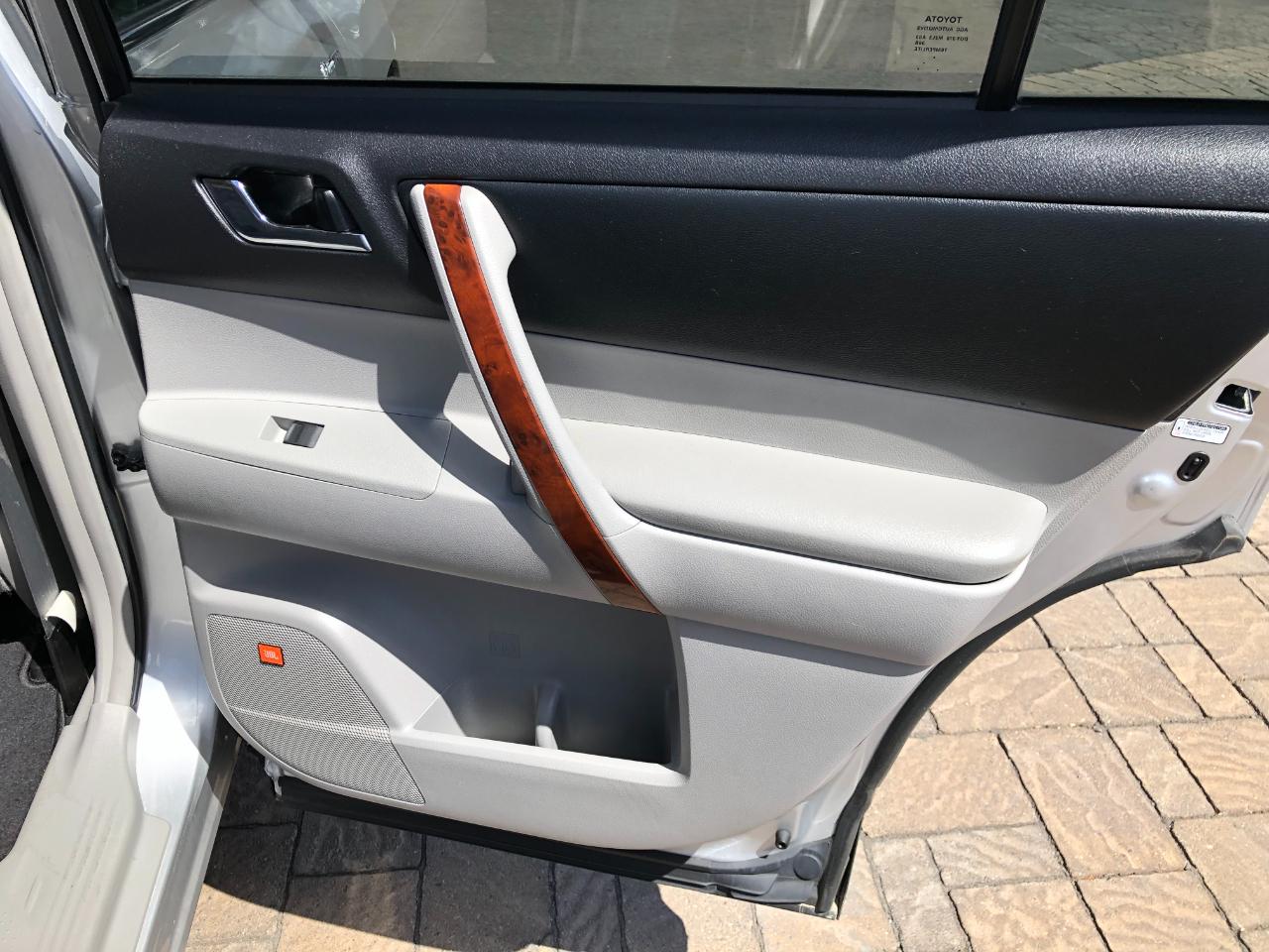 Toyota Highlander Limited 4WD 2012