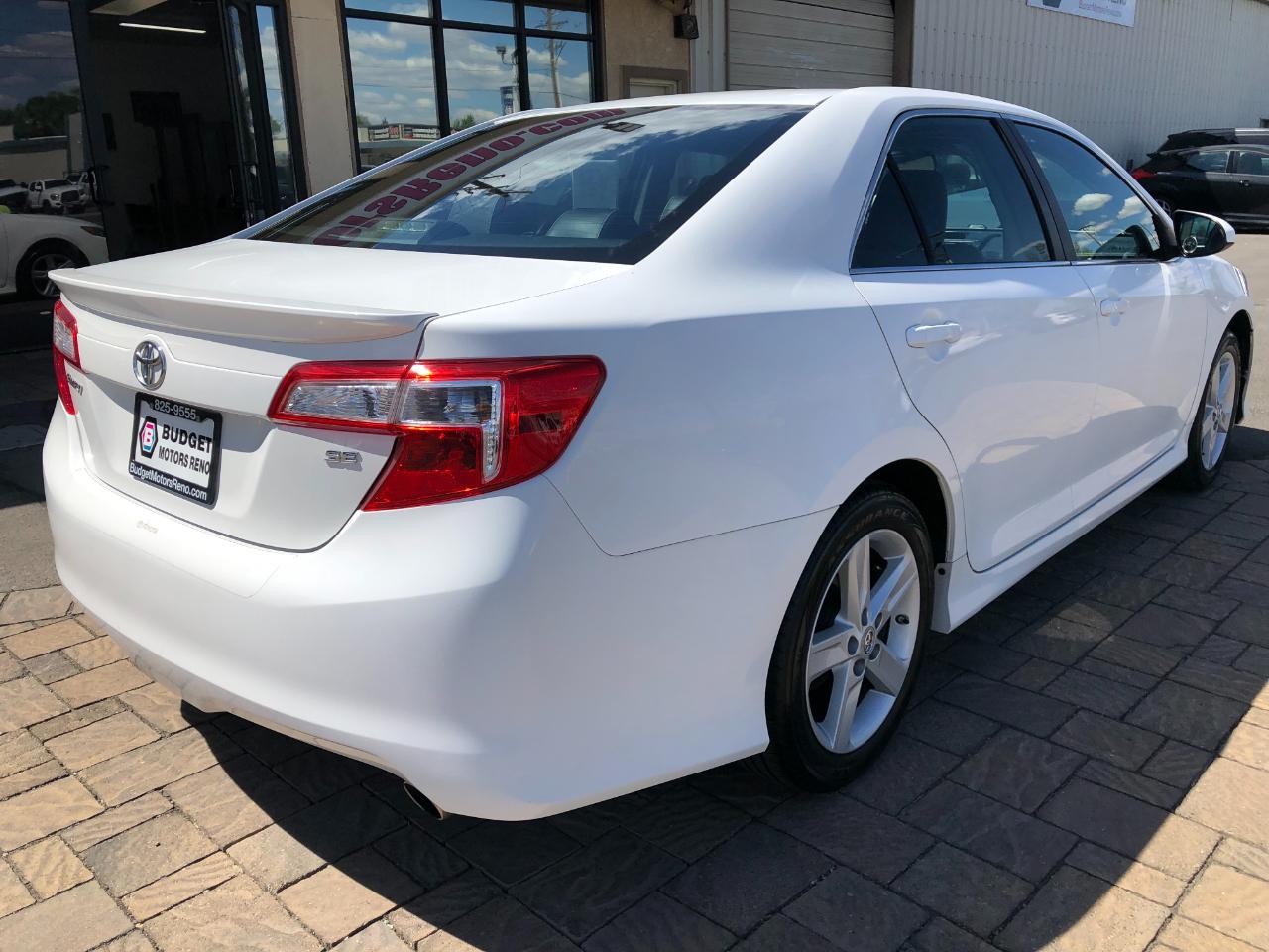 Toyota Camry SE 2012
