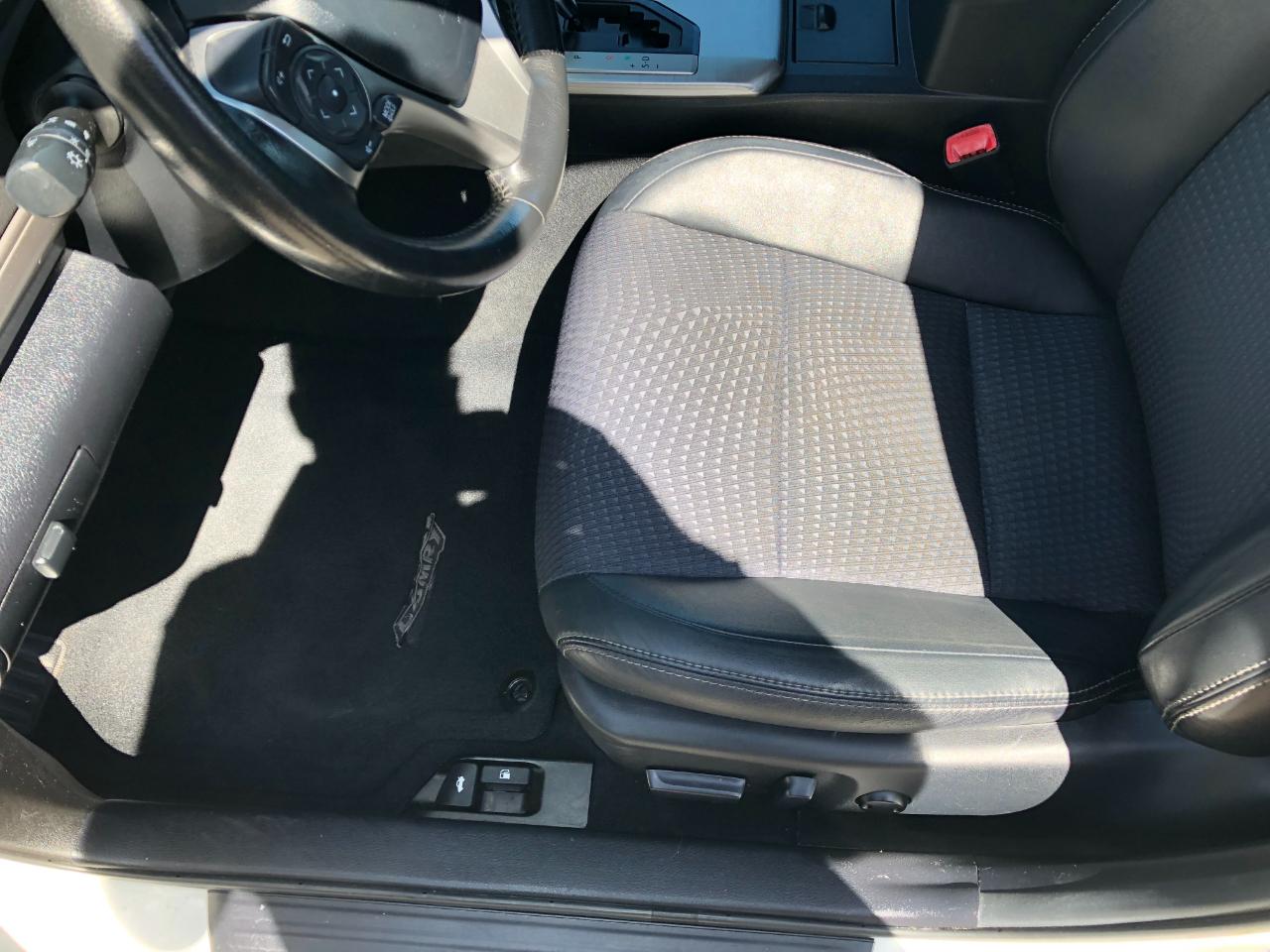 Toyota Camry SE 2012