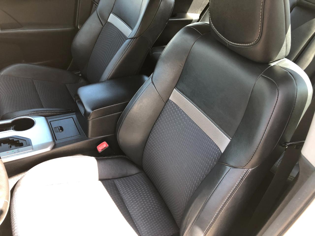 Toyota Camry SE 2012