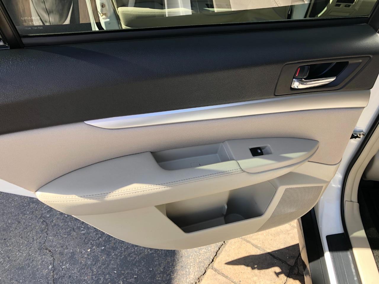 Subaru Outback 2.5i Premium 2014