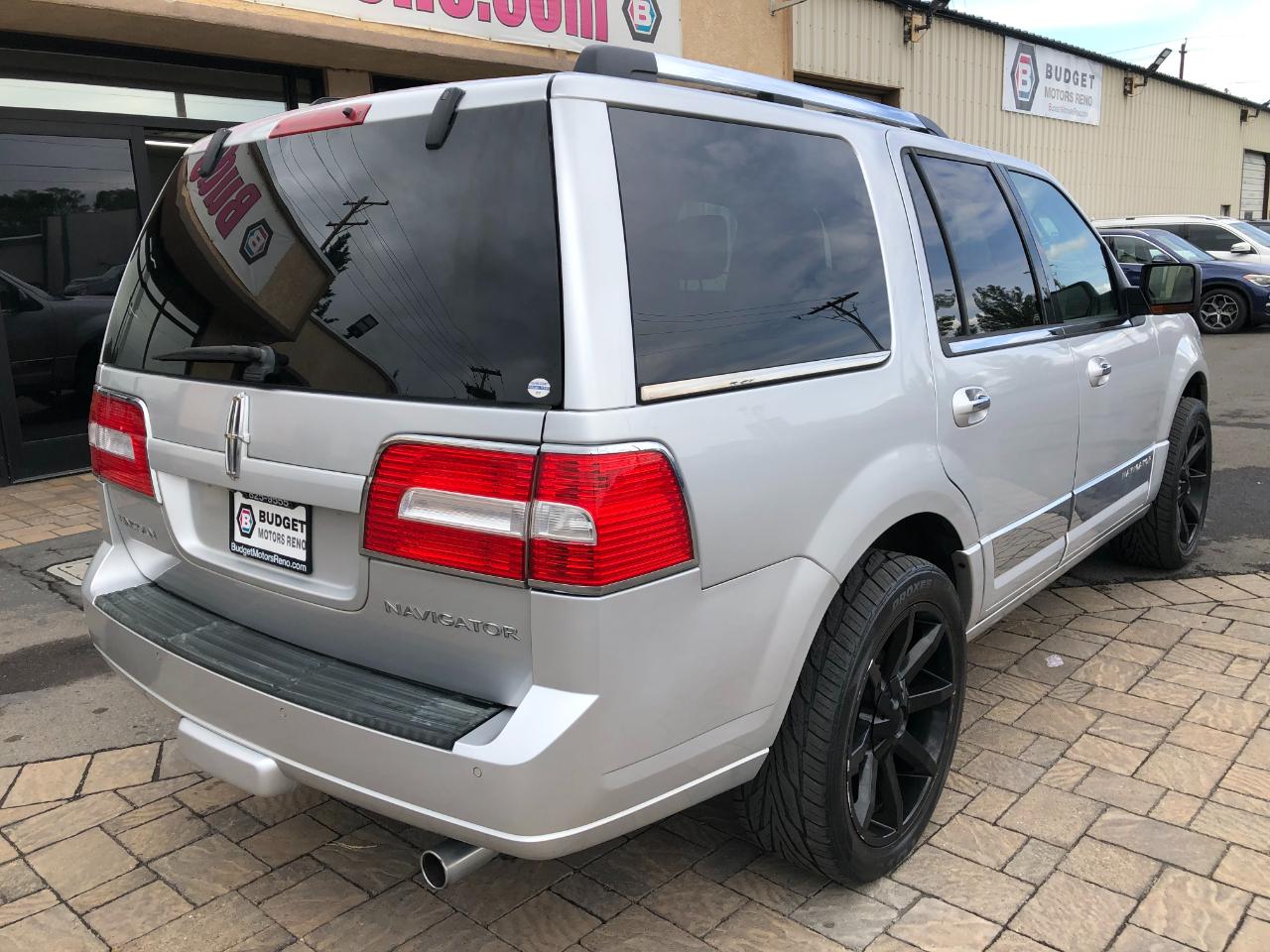 Lincoln Navigator 4WD 2011