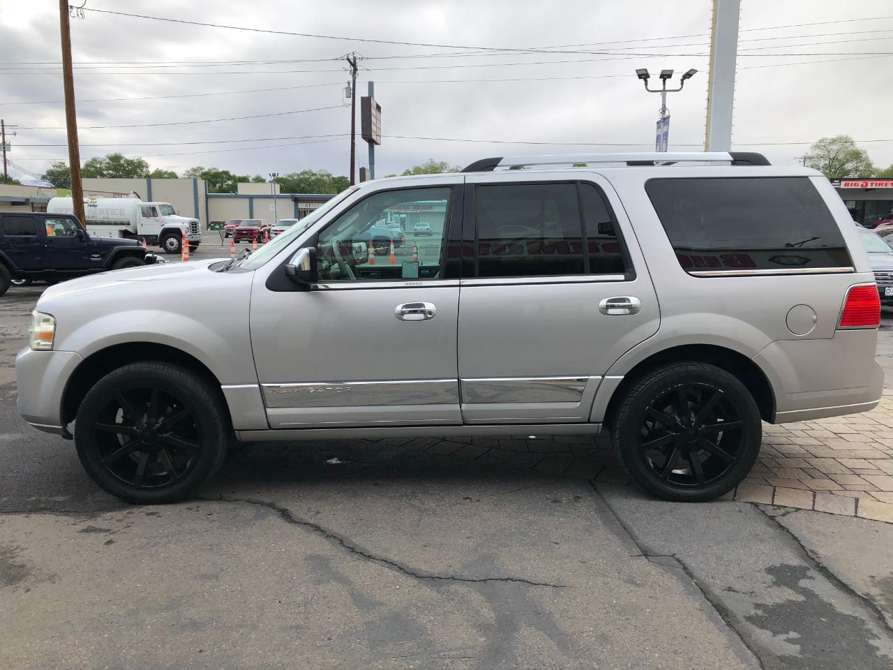 Lincoln Navigator 4WD 2011