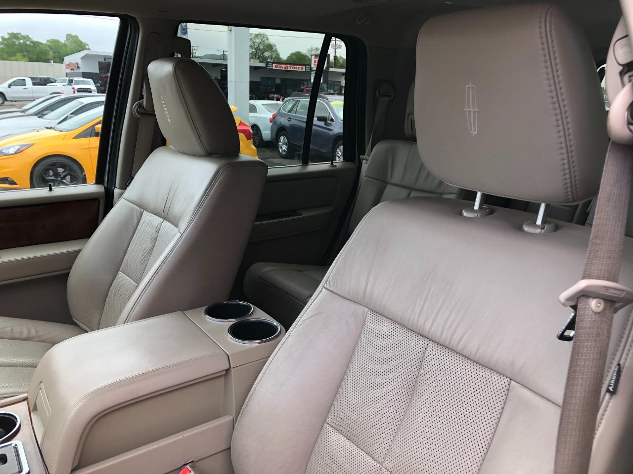 Lincoln Navigator 4WD 2011