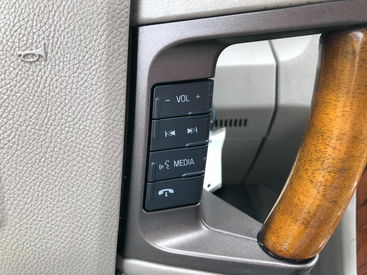 Lincoln Navigator 4WD 2011
