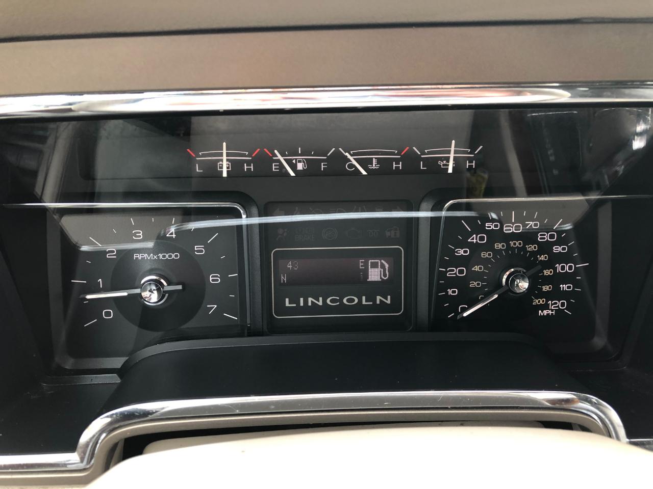 Lincoln Navigator 4WD 2011