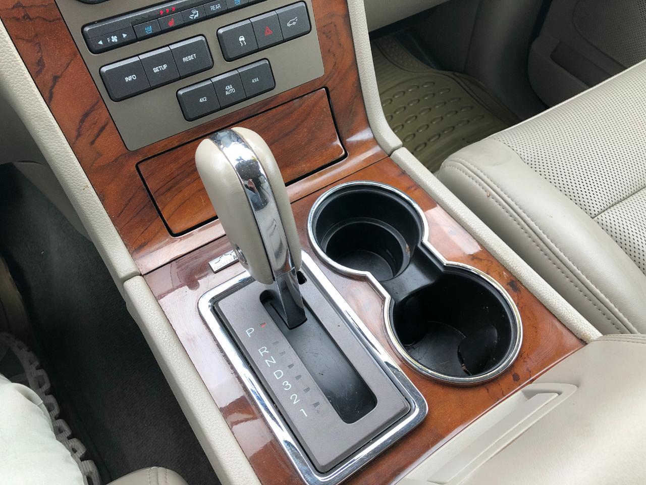 Lincoln Navigator 4WD 2011