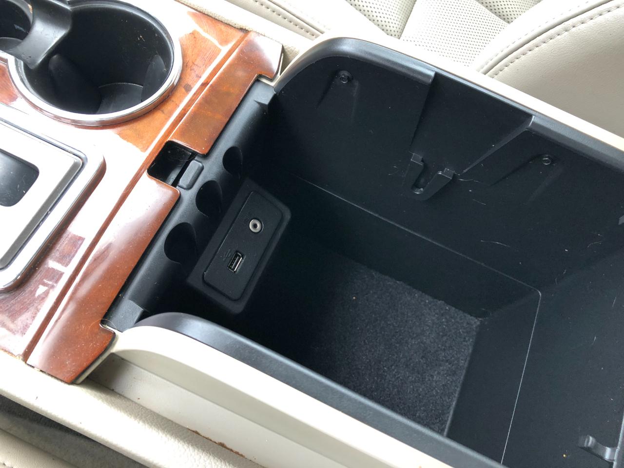 Lincoln Navigator 4WD 2011