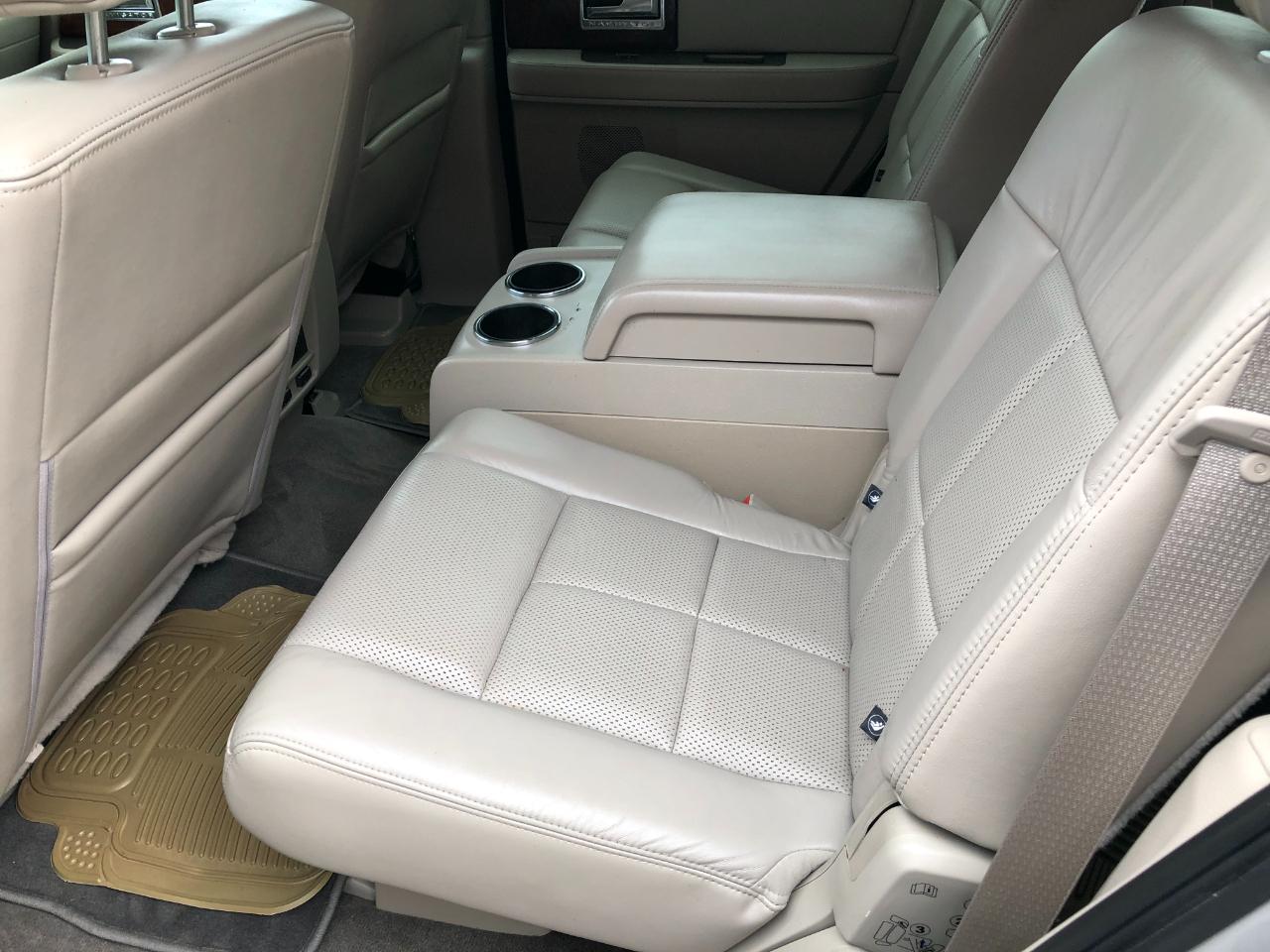 Lincoln Navigator 4WD 2011