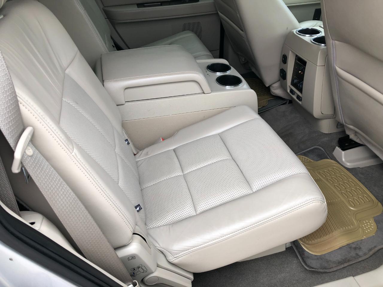 Lincoln Navigator 4WD 2011