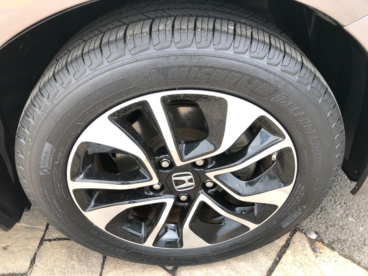 Honda Civic EX-L Sedan 5-Speed AT 2013
