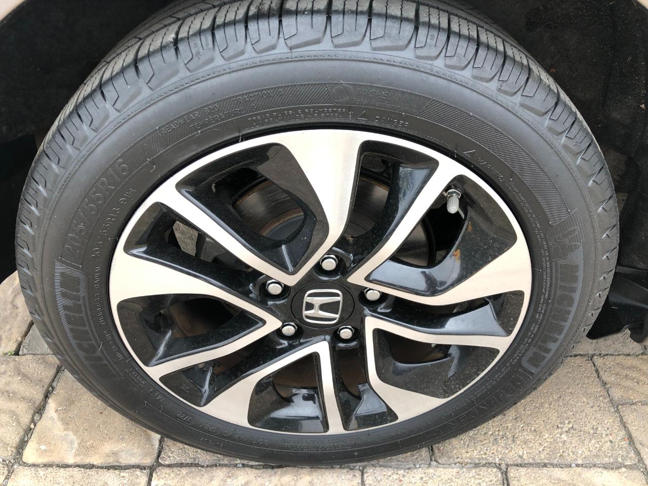 Honda Civic EX-L Sedan 5-Speed AT 2013