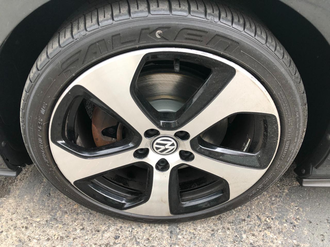 Volkswagen GTI SE 6M 4-Door 2015