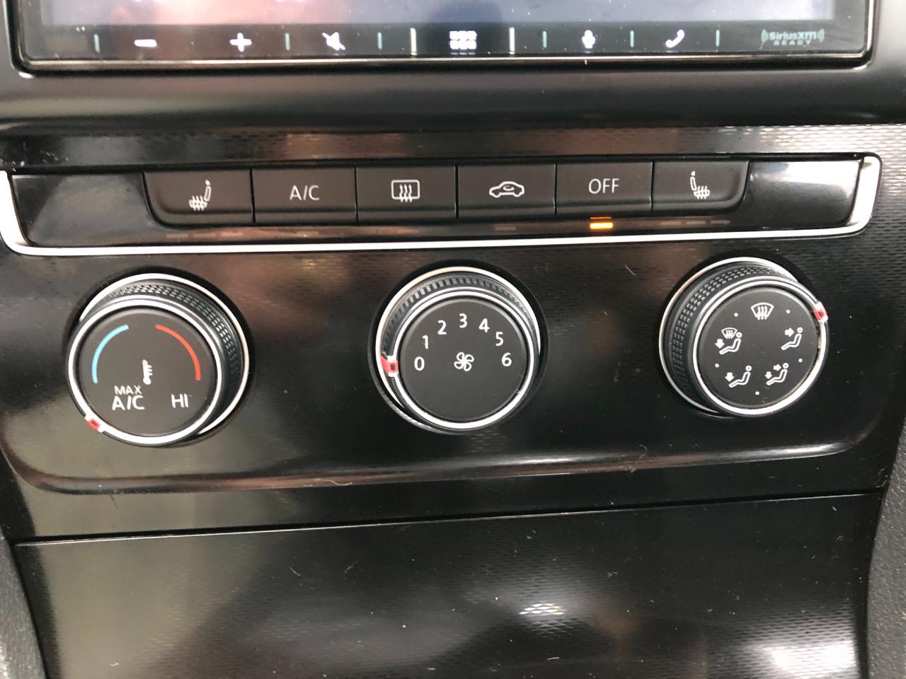 Volkswagen GTI SE 6M 4-Door 2015