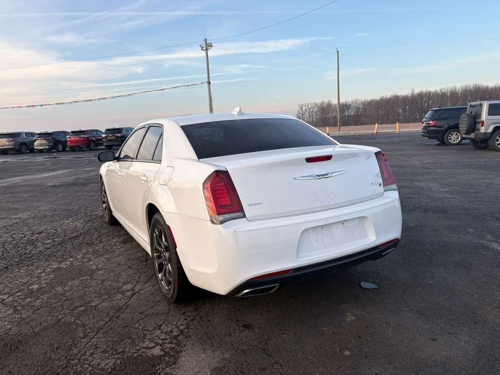 Chrysler 300  2018
