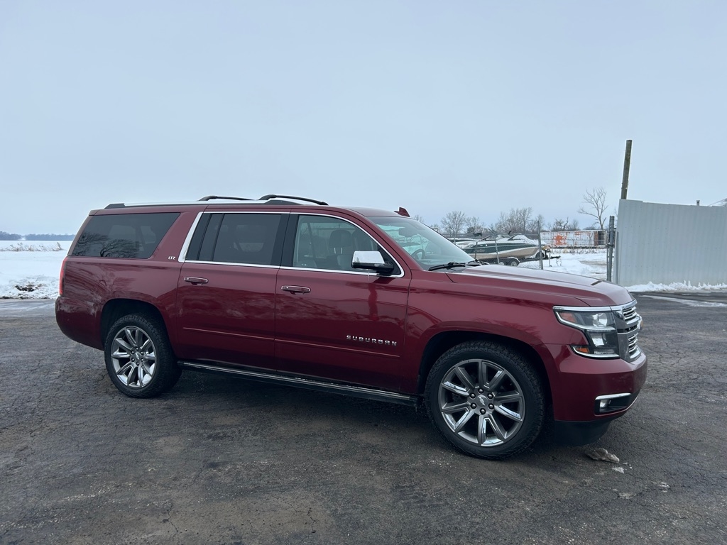 Chevrolet Suburban  2016