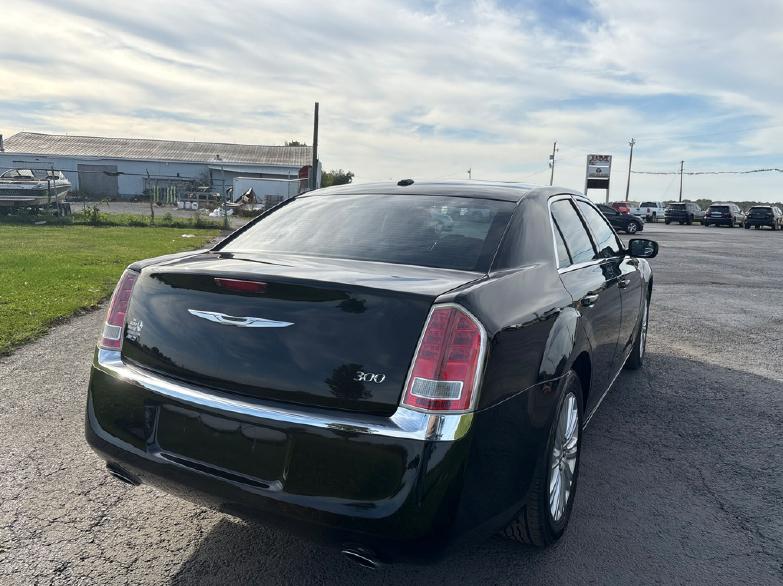 Chrysler 300  2013