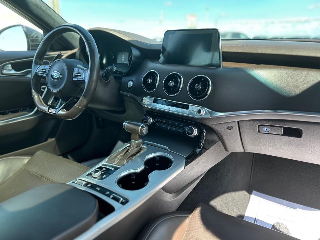 Kia Stinger  2020